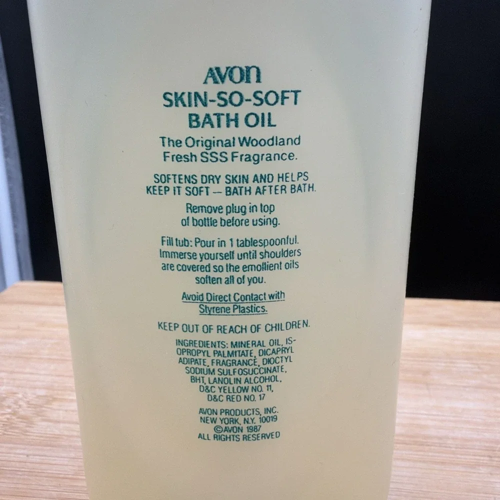 VTG NEW OLD STOCK SEALED AVON SKIN SO SOFT BATH OIL ORIGINAL WOODLAND 8 Oz